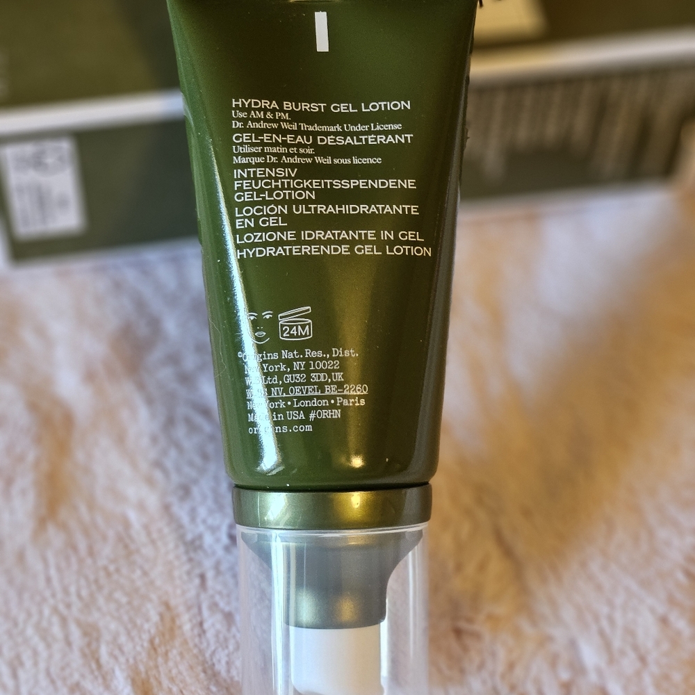 Origins Mega-Mushroom Hydra Burst Lightweight Moisturizer - Picture 3 of 4